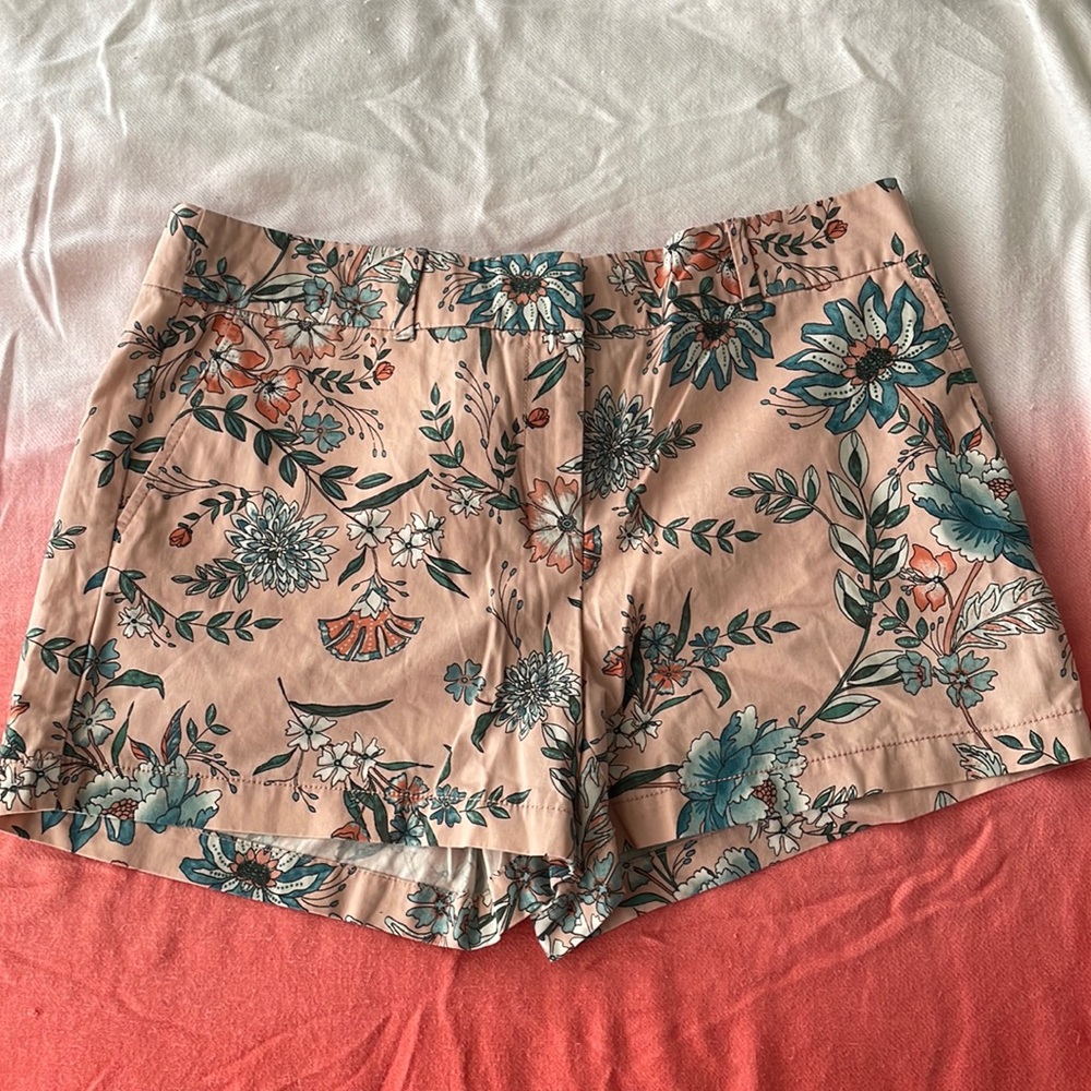 NWT- Loft floral shorts